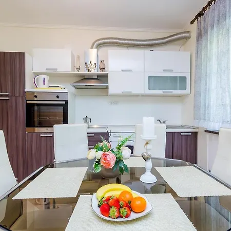 Apartment Nicol - Two-bedroom With Balcony And Sea View