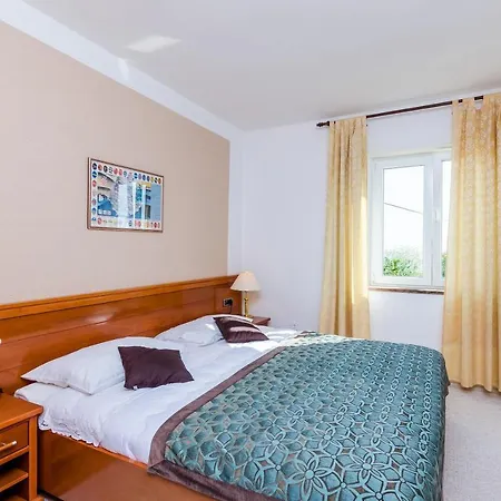 Nicol - Two-bedroom With Balcony And Sea View Ντουμπρόβνικ