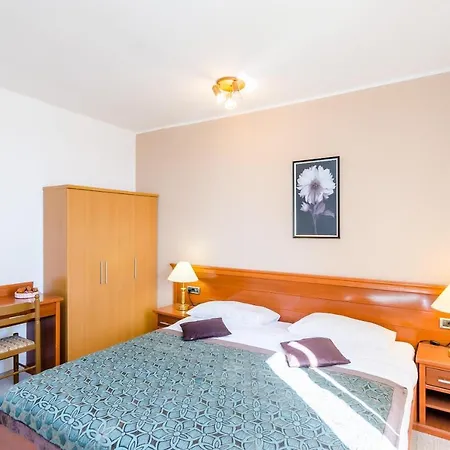 Nicol - Two-bedroom With Balcony And Sea View *